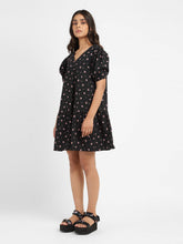 Load image into Gallery viewer, Women's Floral Print Round Neck Dress