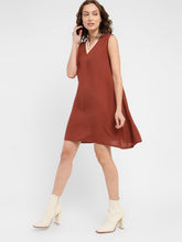 Load image into Gallery viewer, Women's Solid Round Neck Dress
