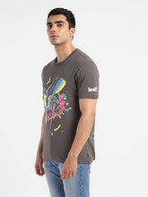 Load image into Gallery viewer, Men&#39;s Graphic Print Slim Fit T-shirt
