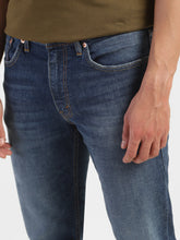 Load image into Gallery viewer, Men&#39;s 511 Slim Fit Jeans
