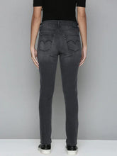 Load image into Gallery viewer, Women&#39;s Mid Rise 711 Skinny Fit Jeans
