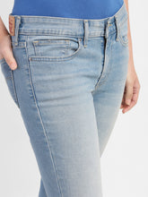 Load image into Gallery viewer, Women&#39;s Mid Rise 711 Skinny Fit Jeans
