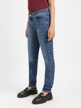 Load image into Gallery viewer, Women&#39;s Mid Rise 711 Skinny Fit Jeans
