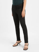 Load image into Gallery viewer, Women&#39;s Mid Rise 711 Skinny Fit Jeans
