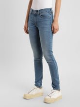 Load image into Gallery viewer, Women&#39;s Mid Rise 711 Skinny Fit Jeans
