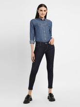 Load image into Gallery viewer, Women&#39;s Mid Rise 710 Super Skinny Jeans
