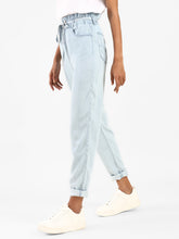 Load image into Gallery viewer, Levi&#39;s x Deepika Padukone Jetset Taper Jeans
