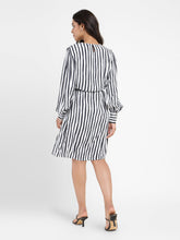 Load image into Gallery viewer, Women&#39;s Striped Round Neck Dress
