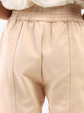 Load image into Gallery viewer, Levi&#39;s x Deepika Padukone Breezy Shorts
